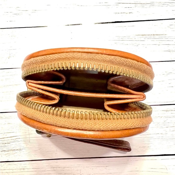 Dooney & Bourke Big Duck Leather Wallet - Picture 2 of 4